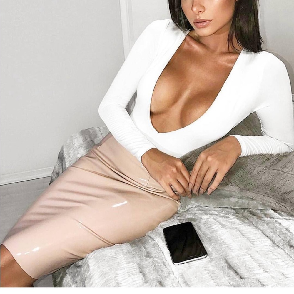 Deep V Long-Sleeve Bodysuit in White